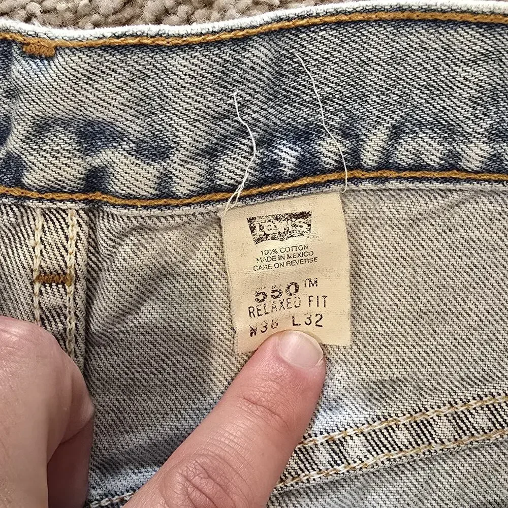 Vintage Levis 550 1999 Jeans Mens 36x32‎ Light Wash Denim Relaxed Tapered